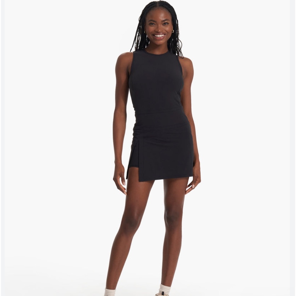 Vuori black top spin dress M